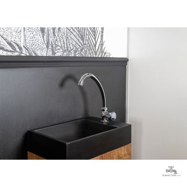 Robinet haut pour salle de bain moderne