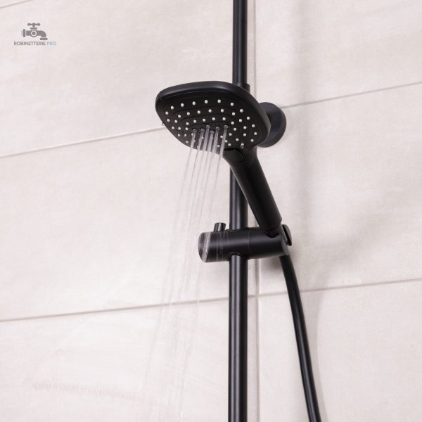 Colonne de douche BERENS adaptée à tout espace