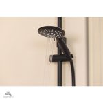 Douche agréable avec le pommeau MERIDA