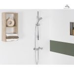 Robinet de douche en finition chromée brillante