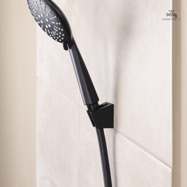 Flexible de douche en PVC, pratique et léger