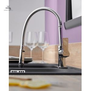 Mitigeur cuisine avec douchette, finition élégante et pratique
