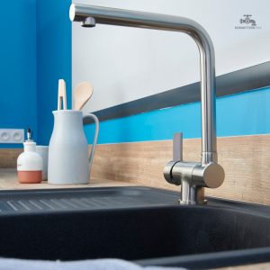Mitigeur rabattable pour évier design moderne