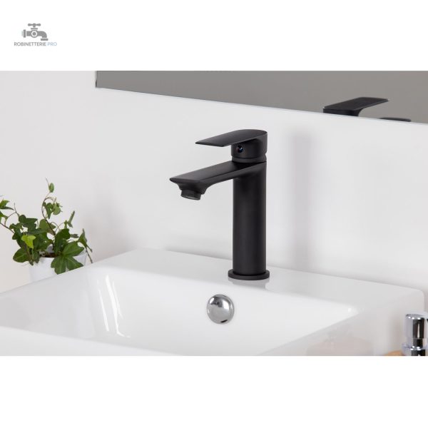 Robinet de lavabo NYTIA pour une salle de bain chic