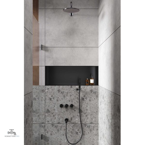 Espace de rangement encastré pour douche