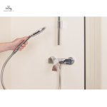 Douche agréable avec le pommeau ARTE à trois jets