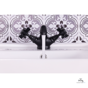 Robinet de lavabo rétro avec finition soignée
